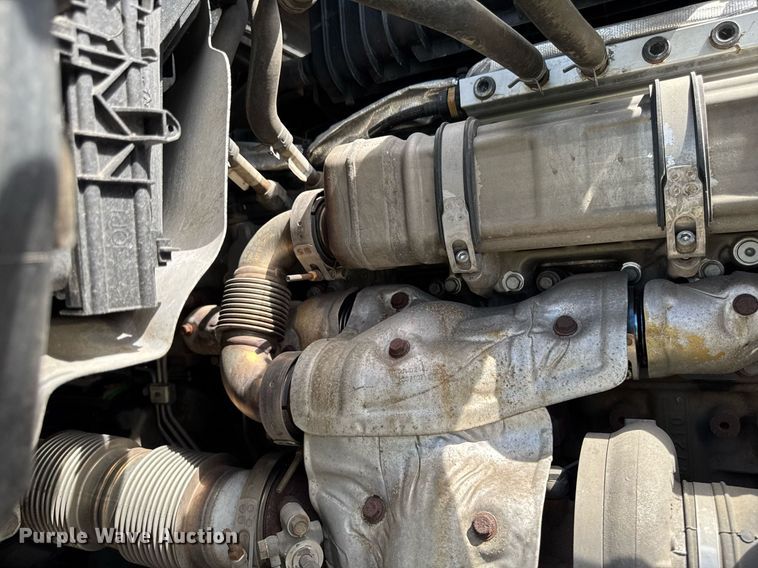 image for item YA0524 2020 Freightliner Cascadia 126 semi truck