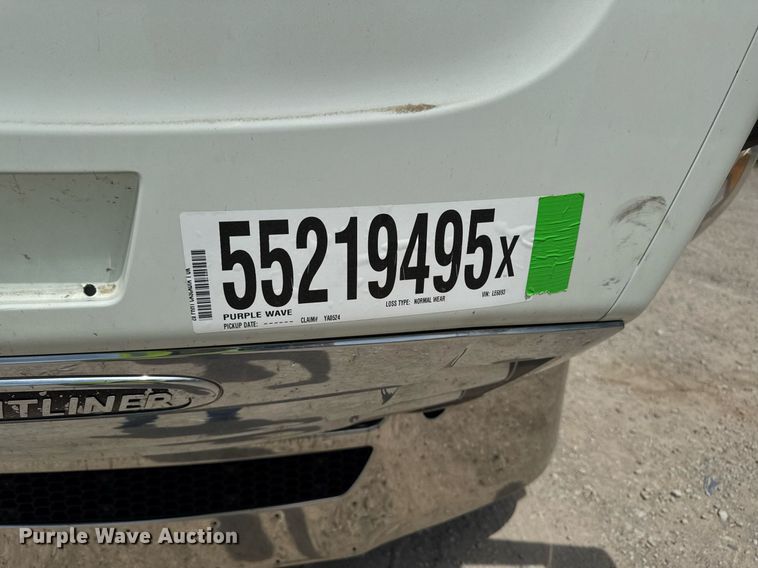 image for item YA0524 2020 Freightliner Cascadia 126 semi truck