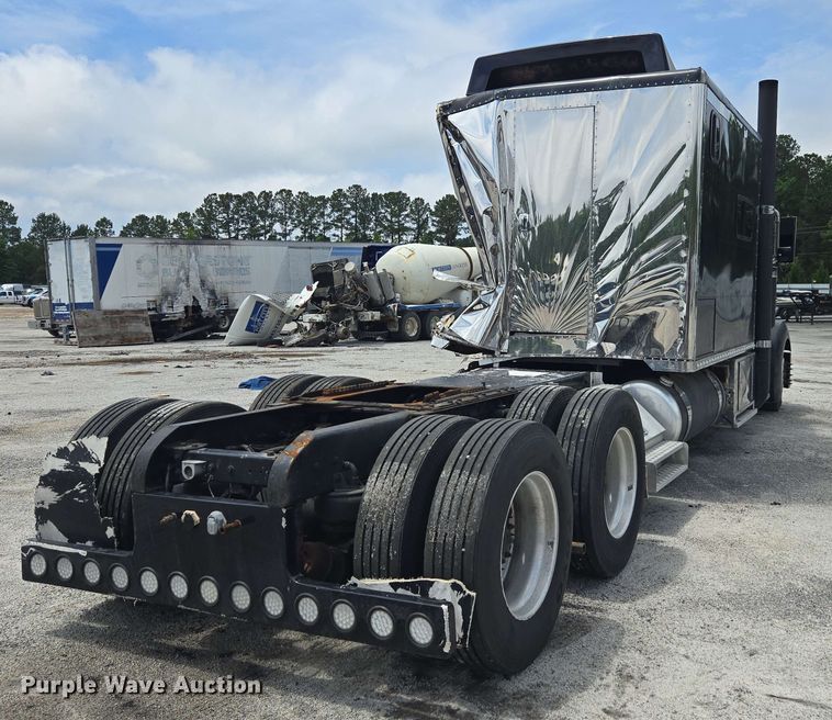 image for item YA0571 2000 Kenworth W900 semi truck