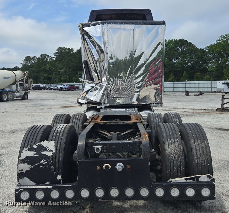 image for item YA0571 2000 Kenworth W900 semi truck