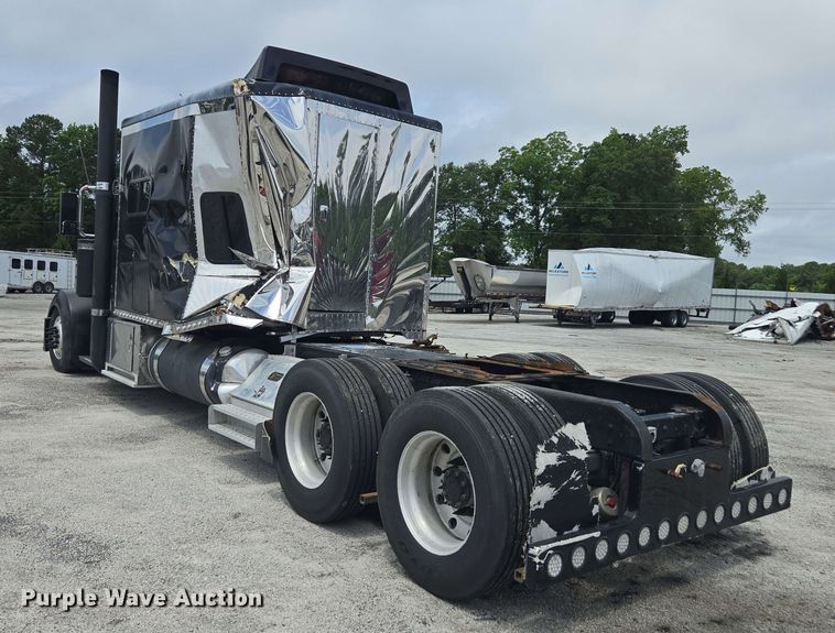 image for item YA0571 2000 Kenworth W900 semi truck