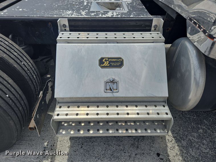 image for item YA0571 2000 Kenworth W900 semi truck