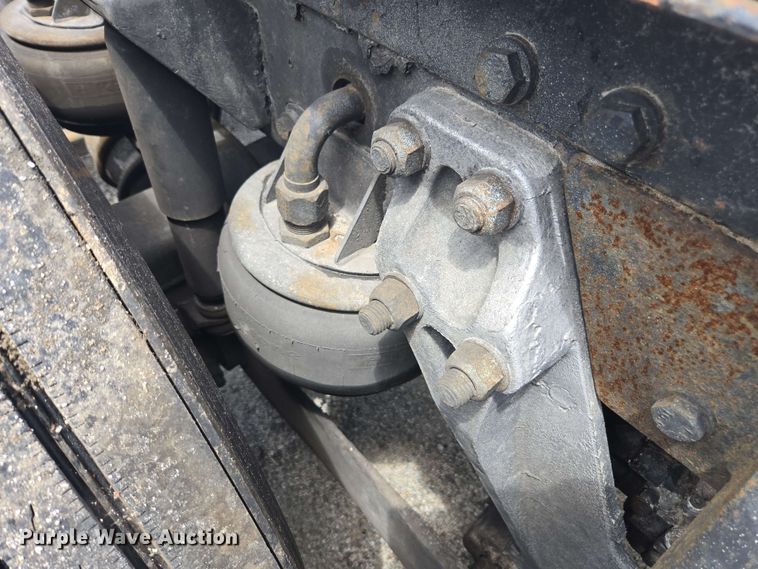 image for item YA0571 2000 Kenworth W900 semi truck