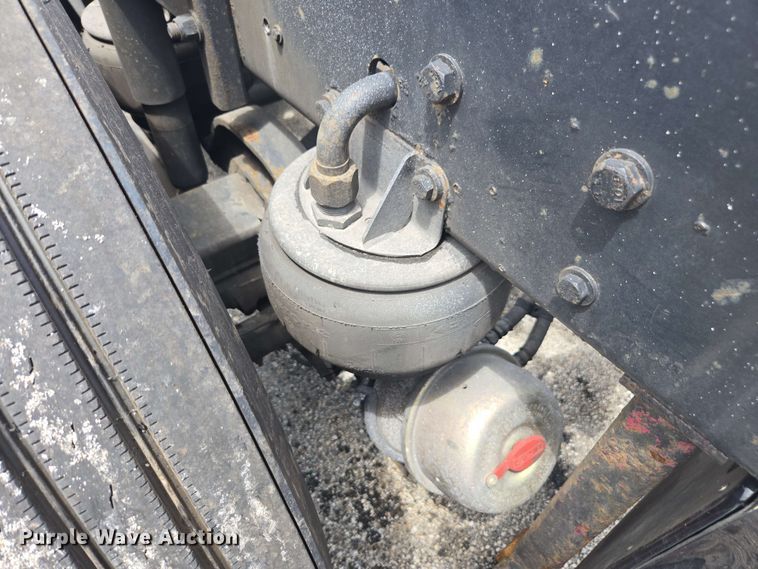 image for item YA0571 2000 Kenworth W900 semi truck