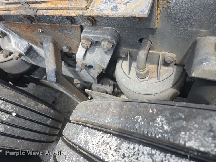 image for item YA0571 2000 Kenworth W900 semi truck