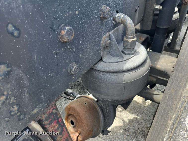 image for item YA0571 2000 Kenworth W900 semi truck