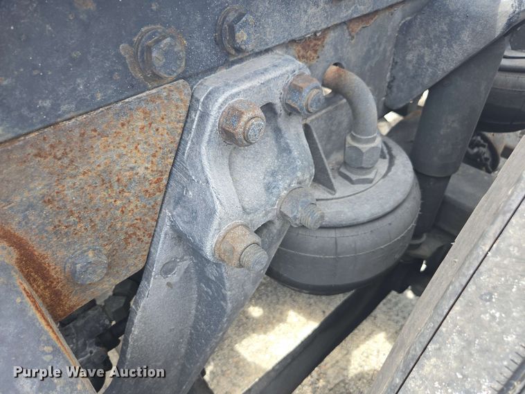 image for item YA0571 2000 Kenworth W900 semi truck