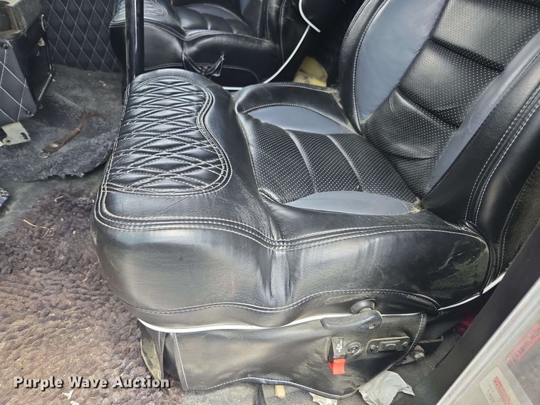 image for item YA0571 2000 Kenworth W900 semi truck