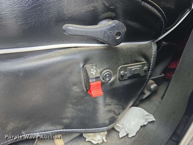 image for item YA0571 2000 Kenworth W900 semi truck