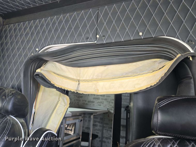 image for item YA0571 2000 Kenworth W900 semi truck