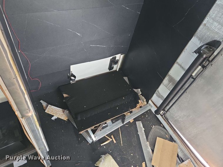 image for item YA0571 2000 Kenworth W900 semi truck