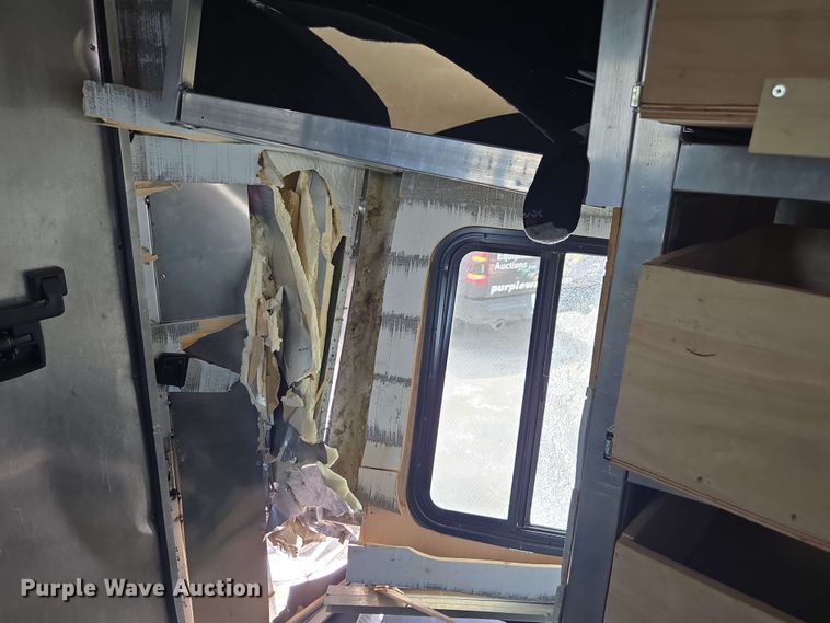 image for item YA0571 2000 Kenworth W900 semi truck