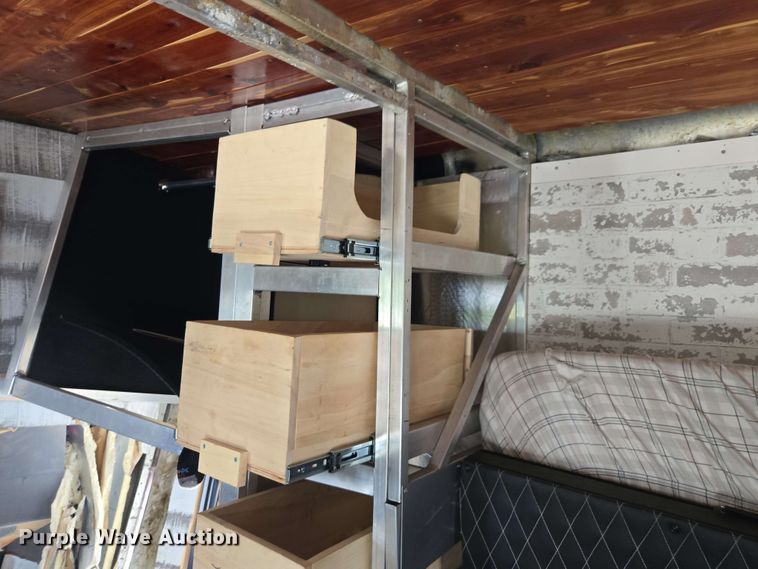 image for item YA0571 2000 Kenworth W900 semi truck