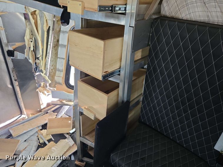 image for item YA0571 2000 Kenworth W900 semi truck