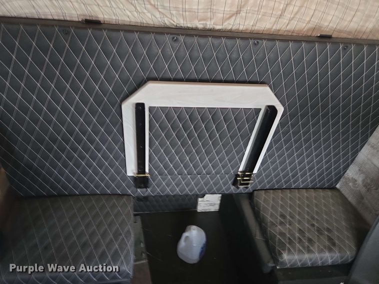 image for item YA0571 2000 Kenworth W900 semi truck