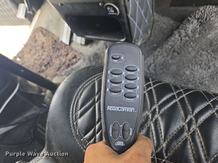 image for item YA0571 2000 Kenworth W900 semi truck