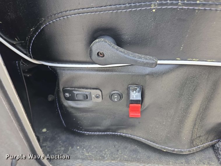 image for item YA0571 2000 Kenworth W900 semi truck