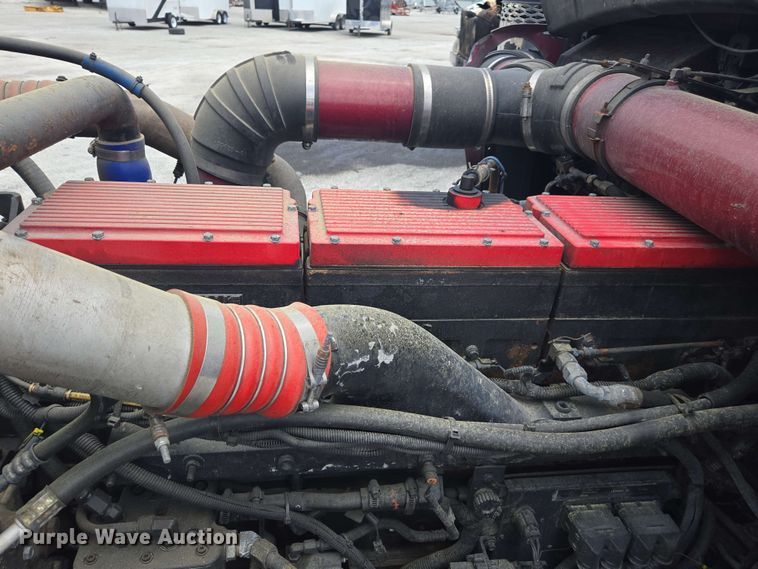 image for item YA0571 2000 Kenworth W900 semi truck