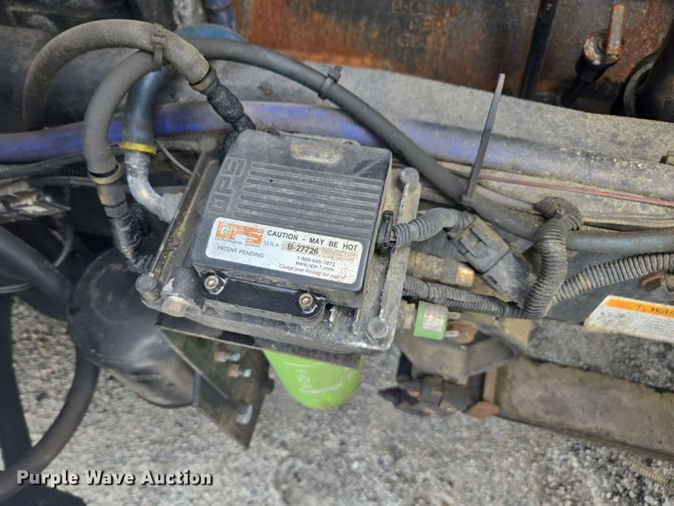 image for item YA0571 2000 Kenworth W900 semi truck