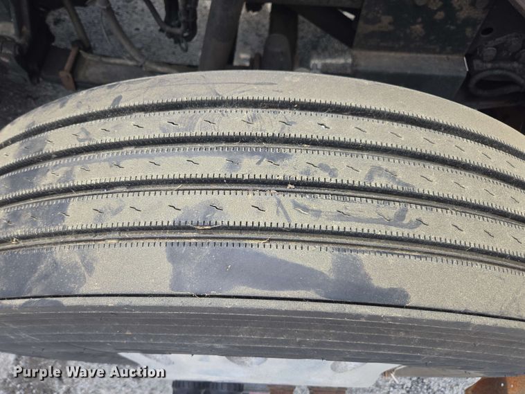 image for item YA0571 2000 Kenworth W900 semi truck