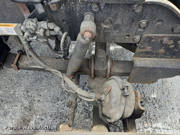 image for item YA0571 2000 Kenworth W900 semi truck