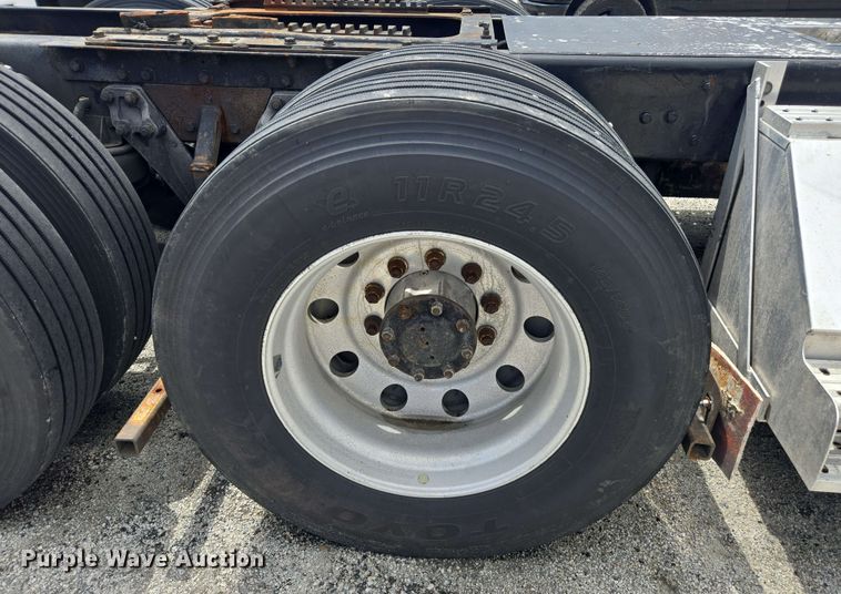 image for item YA0571 2000 Kenworth W900 semi truck