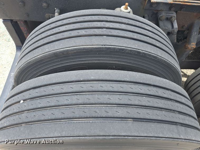 image for item YA0571 2000 Kenworth W900 semi truck