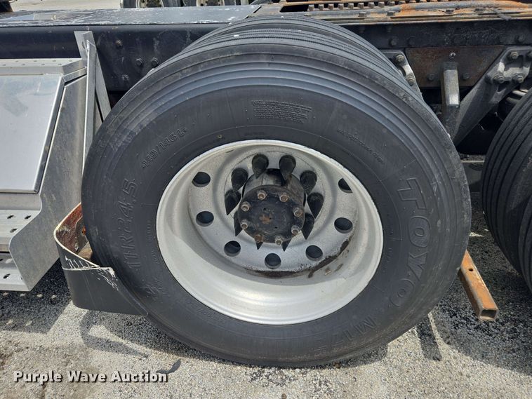 image for item YA0571 2000 Kenworth W900 semi truck