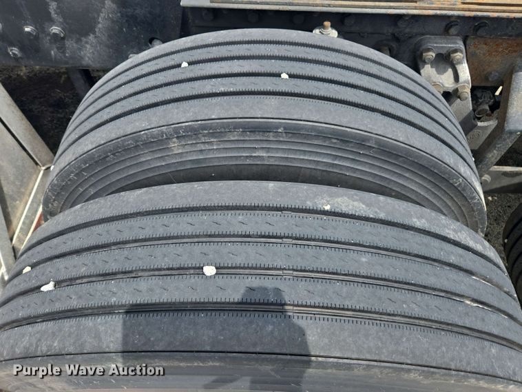 image for item YA0571 2000 Kenworth W900 semi truck