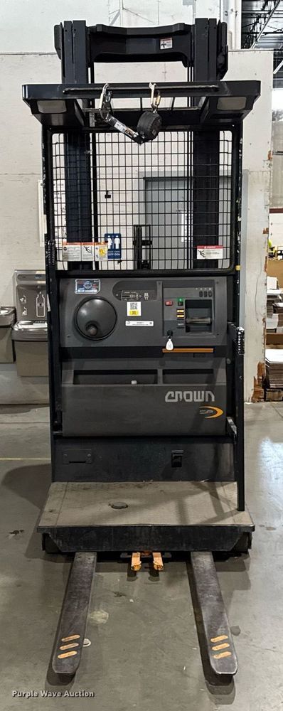 image for item DH9971 2016 Crown SP3520-30 order picker