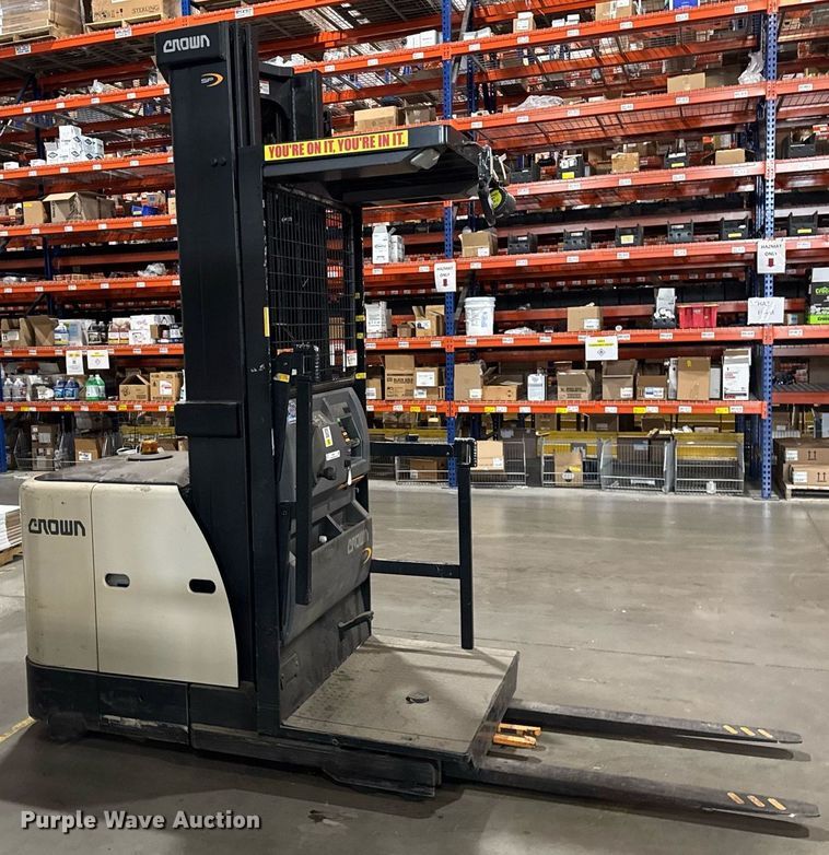 image for item DH9971 2016 Crown SP3520-30 order picker