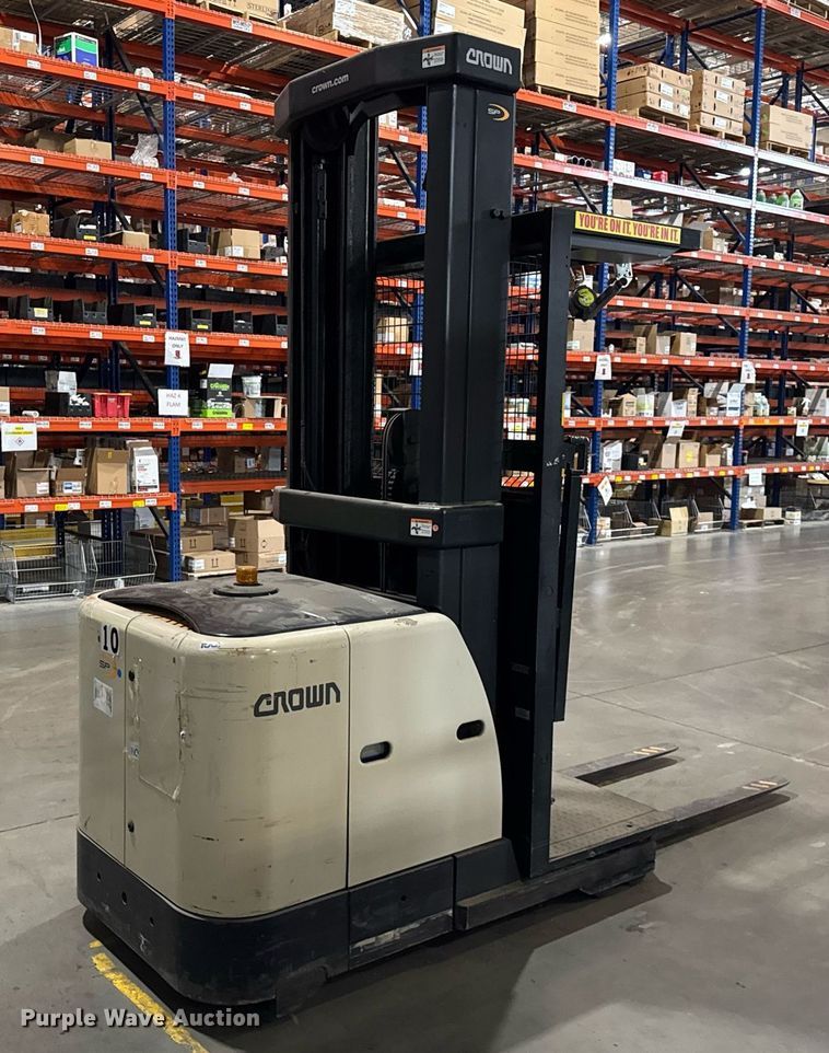 image for item DH9971 2016 Crown SP3520-30 order picker