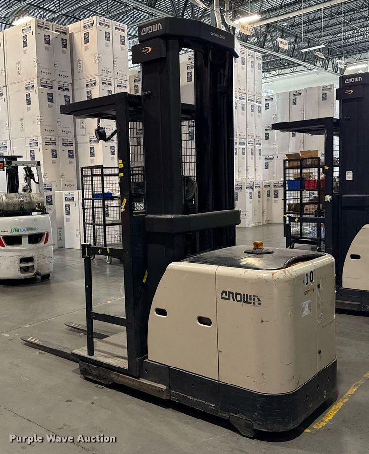 image for item DH9971 2016 Crown SP3520-30 order picker