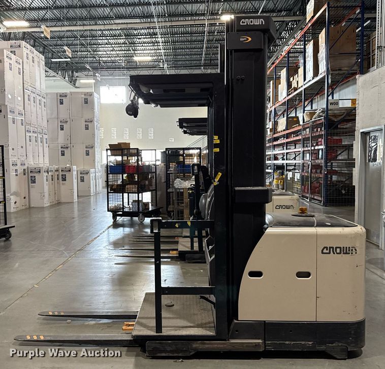 image for item DH9971 2016 Crown SP3520-30 order picker