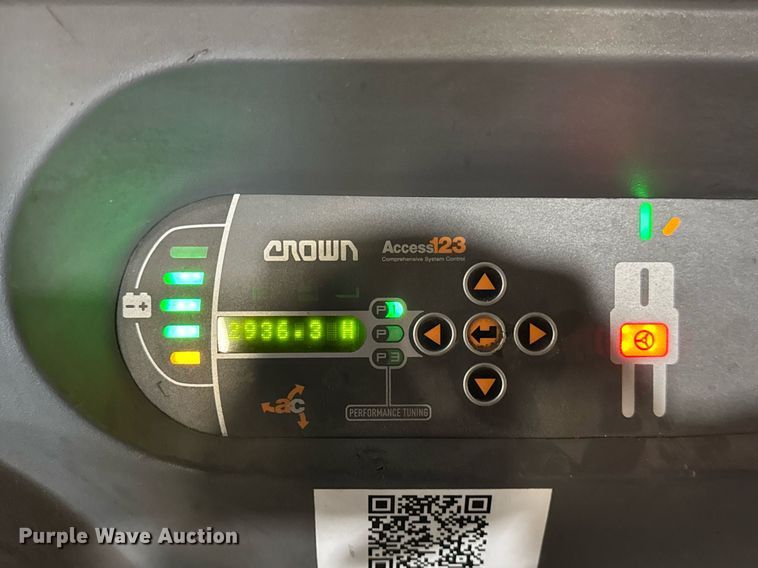 image for item DH9971 2016 Crown SP3520-30 order picker