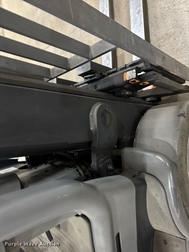 image for item DH9990 2012 Crown FC4525-50 forklift