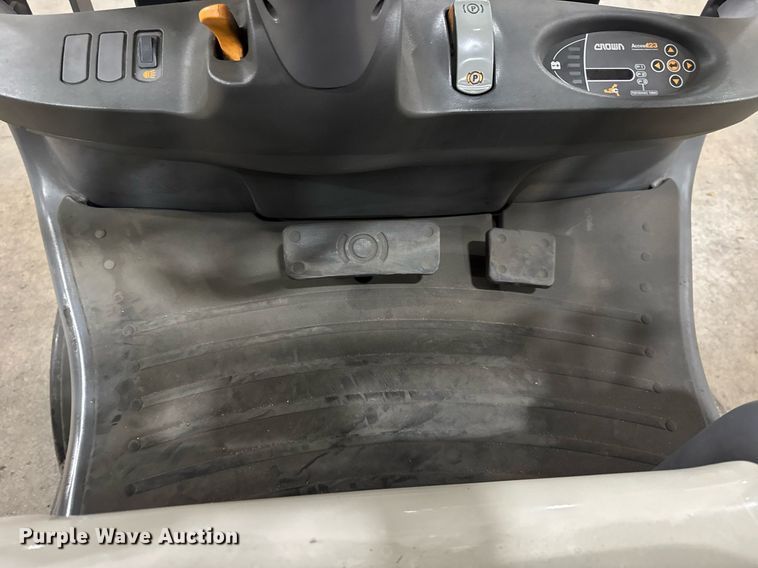 image for item DH9990 2012 Crown FC4525-50 forklift