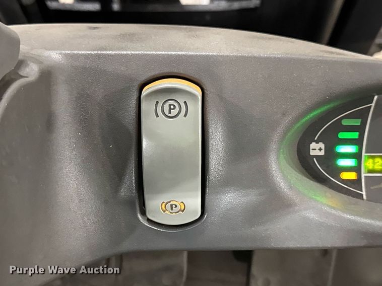 image for item DH9990 2012 Crown FC4525-50 forklift