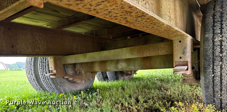 image for item DH9998 1996 Hillsboro Industries 332-TD-BT equipment trailer