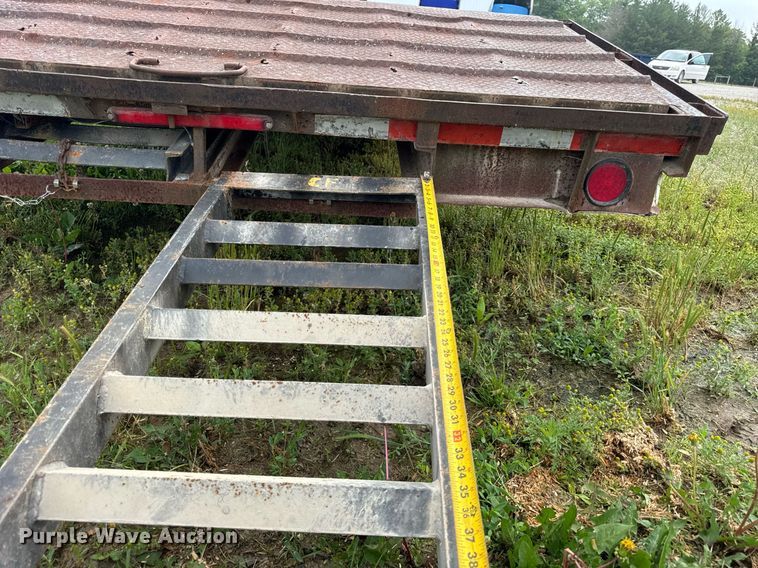 image for item DH9998 1996 Hillsboro Industries 332-TD-BT equipment trailer