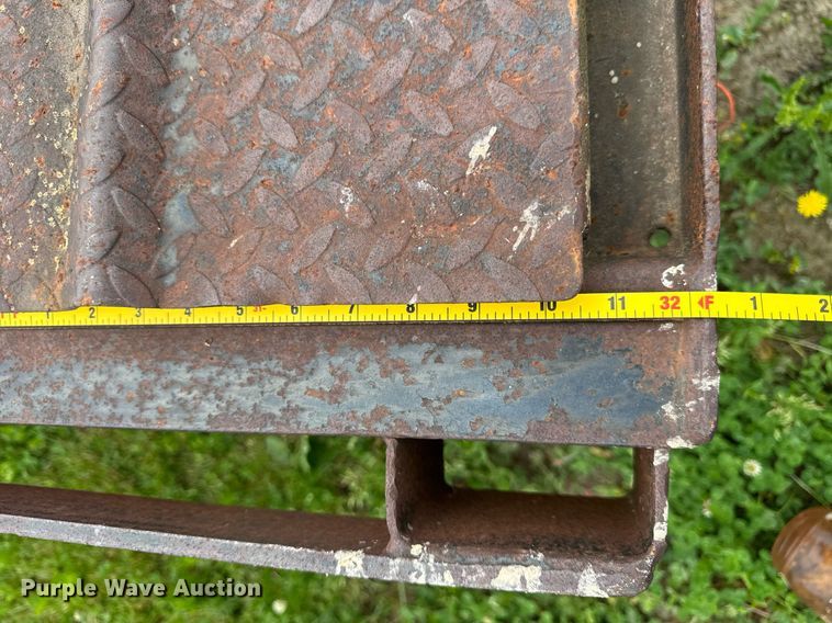 image for item DH9998 1996 Hillsboro Industries 332-TD-BT equipment trailer