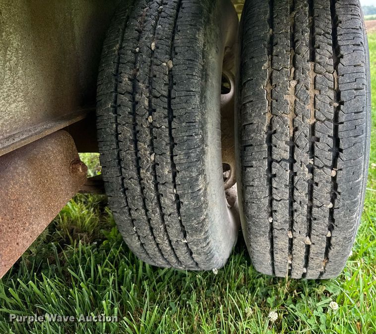 image for item DH9998 1996 Hillsboro Industries 332-TD-BT equipment trailer