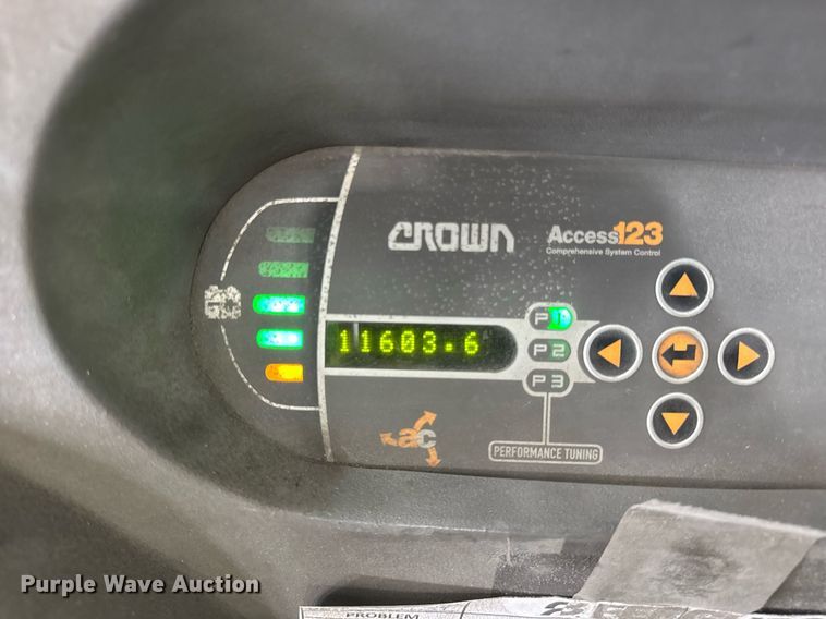 image for item DI9040 2017 Crown SP4050-30 order picker