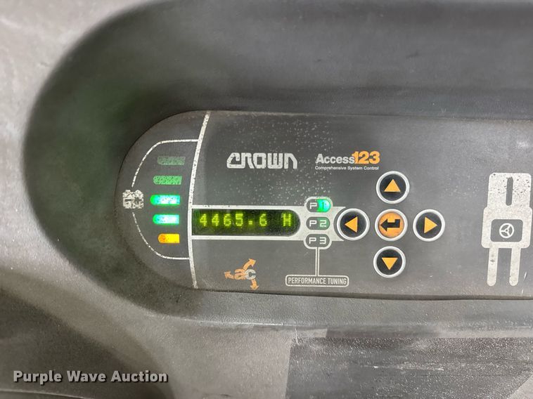 image for item DI9040 2017 Crown SP4050-30 order picker