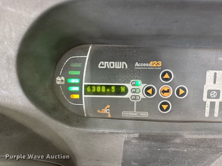 image for item DI9040 2017 Crown SP4050-30 order picker