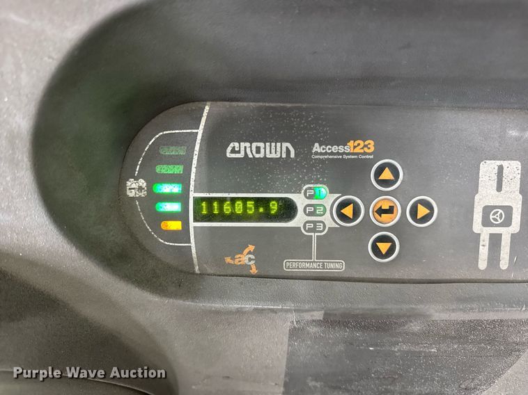 image for item DI9040 2017 Crown SP4050-30 order picker