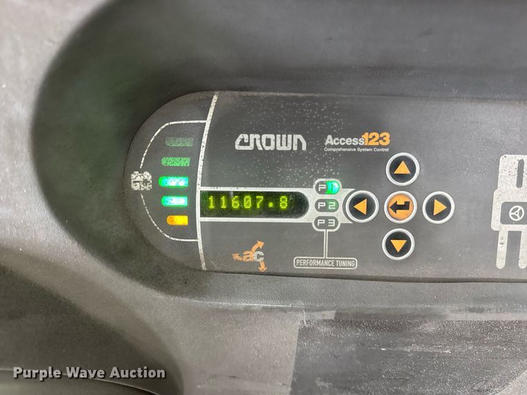 image for item DI9040 2017 Crown SP4050-30 order picker