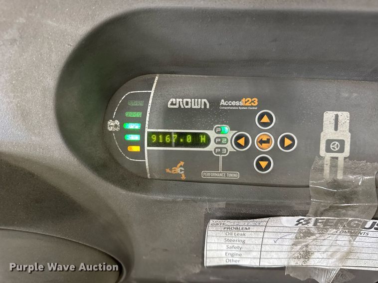 image for item DI9040 2017 Crown SP4050-30 order picker