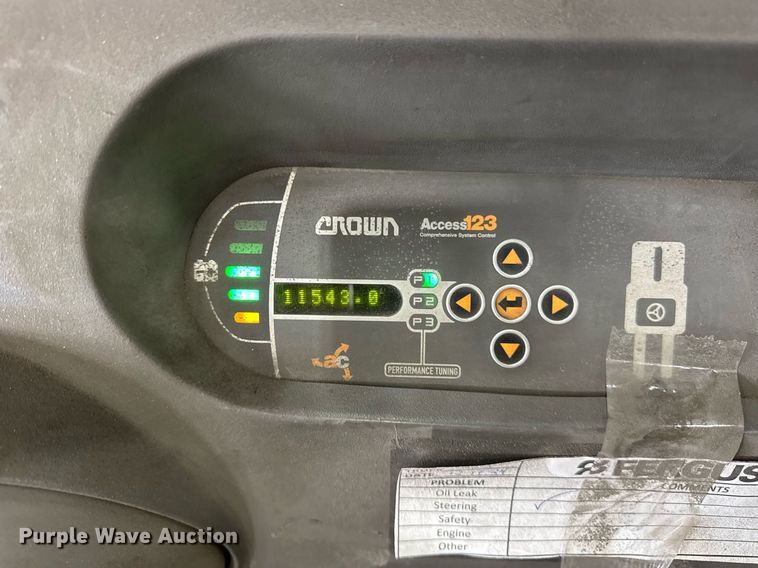 image for item DI9040 2017 Crown SP4050-30 order picker