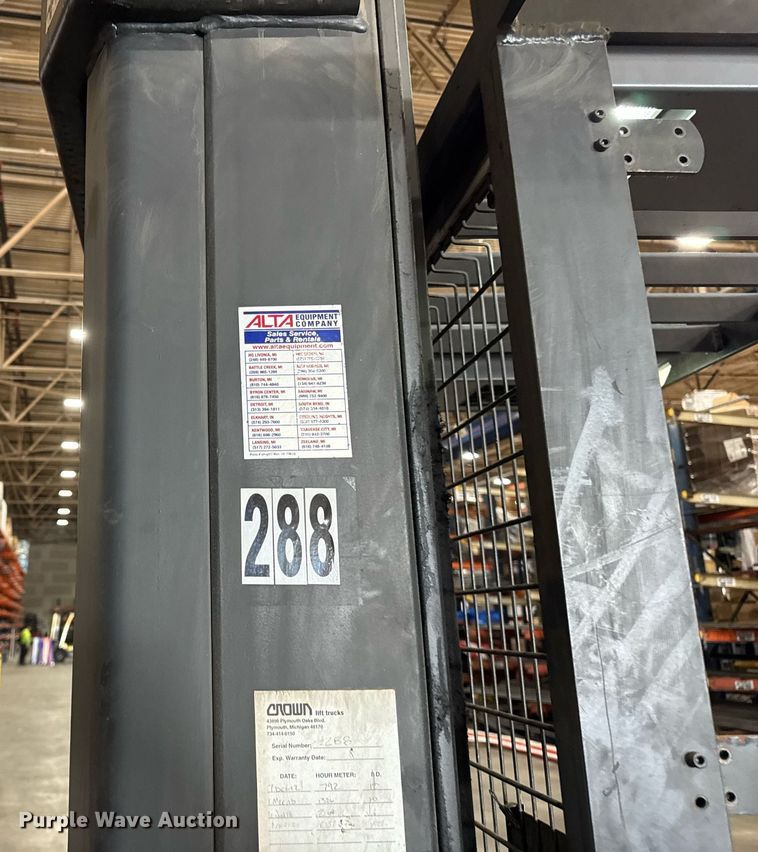 image for item DI9040 2017 Crown SP4050-30 order picker